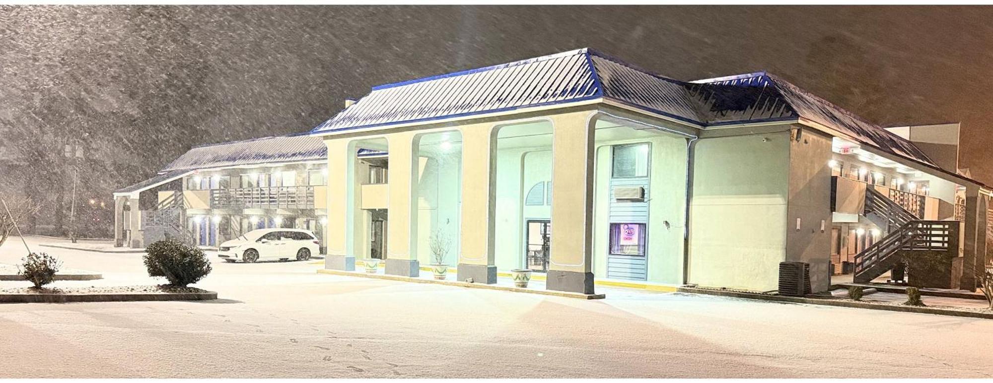Rodeway Inn & Suites Plymouth Hwy 64 Exterior foto