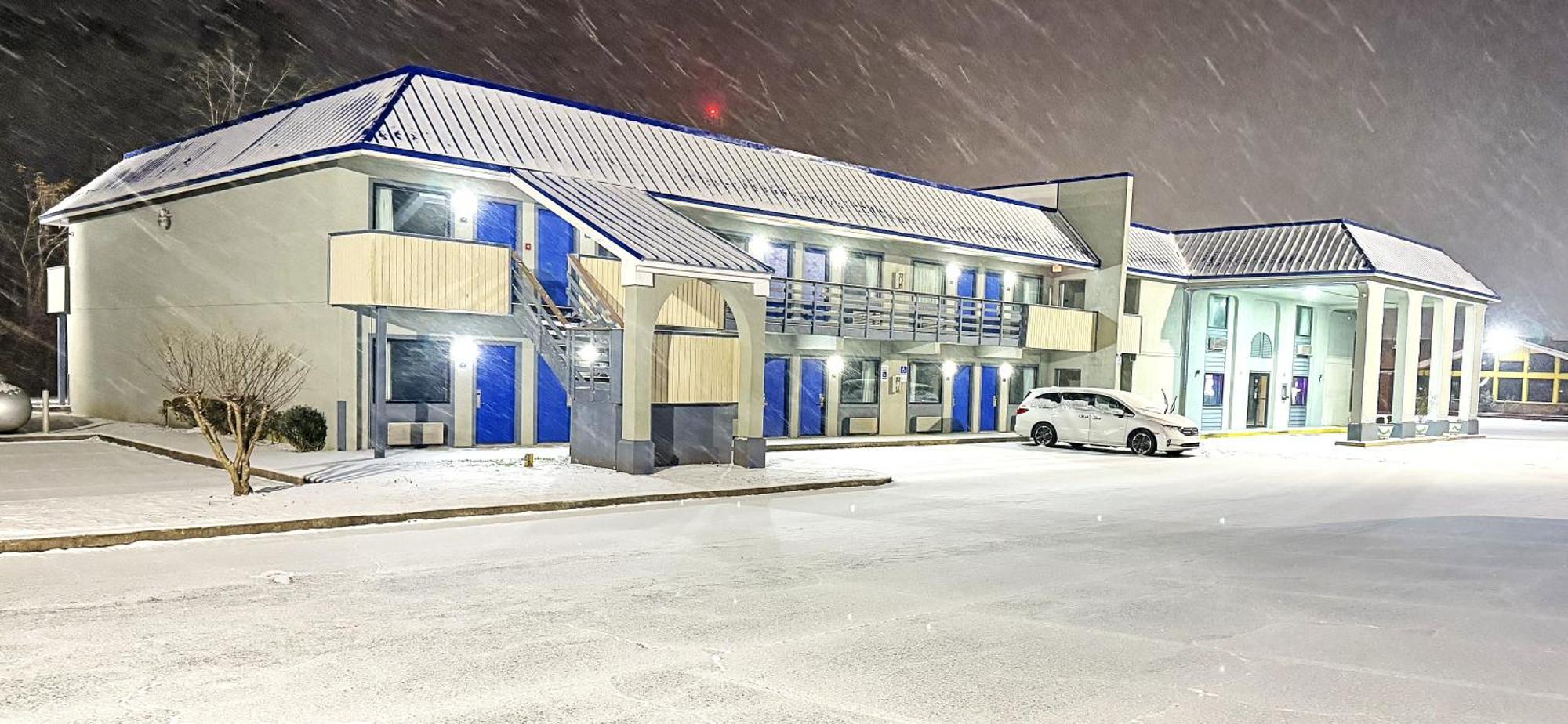 Rodeway Inn & Suites Plymouth Hwy 64 Exterior foto